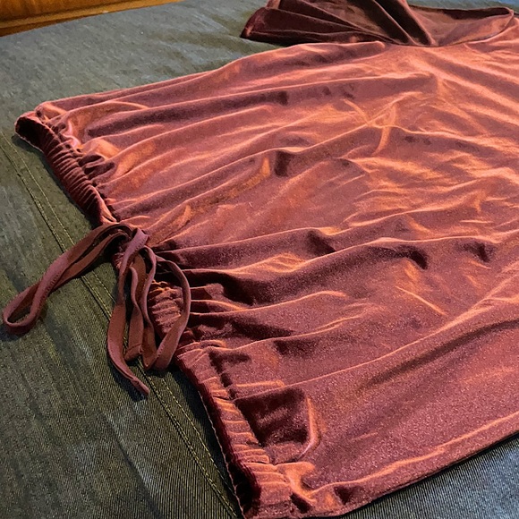 Velvet loose short sleeve top - Picture 3 of 3